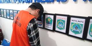 Of brunei, malaysia and indonesian write them as ,.)19. 4 Hari Menginap Di Rumah Janda Wn Brunei Digerebek Warga Malang Merdeka Com