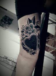 Ideia Para Cobertura Tattoos Cover Tattoo Flower Wrist Tattoos