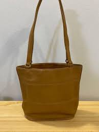 Also set sale alerts and shop exclusive offers only on shopstyle uk. Sale Vintage Coach Tan Brown Leather Shoulder Bag A8c 9098 Luxury Bags Wallets Handbags On Carousell