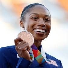 Allyson Felix se despide del atletismo con un bronce