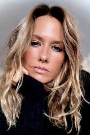 Katie Elmore's Instagram, Twitter & Facebook