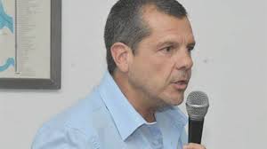 Olivera : " Prefiero ser panqueque y no cagon "