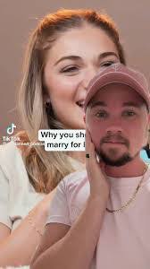 Abby Bragg's Instagram, Twitter & Facebook