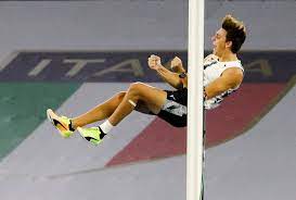 My favourite track and field event is the pole vault. Alma Epi Kontw Enas 20xronos Espase To Stoixeiwmeno Rekor Toy Mpoympka Meta Apo 26 Xronia Eikones Binteo Spor Iefimerida Gr