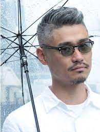 パーマでキメる 外国人風ちょいワルヘア l034162036 ガズル ハラジュク guzzle harajuku のヘアカタログ ホットペッパービューティー 外国人 髪型 メンズ メンズヘアカット ヘアスタイル メンズ 40代