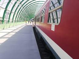 If you want to go by car, the driving distance between iasi and piatra neamt is 135.85 km. Otopeni Piatra Neamt Tren CasÄƒ La È›arÄƒ Pentru O Familie