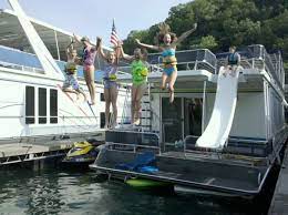 Hendricks creek resort offers rental houseboats, 7 cottages, a full service marina, a ships' store, and a 5600 sq. Family Community And Houseboating At Dale Hollow Lake Houseboat Magazine