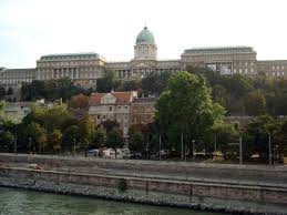 O danúbio desliza em direção a budapest. Castelo De Buda Budapest Hungria Picture Of Budapest Central Hungary Tripadvisor