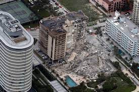 Il n'était pas clair dans un premier temps combien de personnes se trouvaient dans l'immeuble situé dans la ville de surfside, au nord de miami beach ou si l'effondrement avait fait des victimes. Hgq9qgrepzn1em