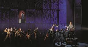 Découvrez la boutique officielle de la cathédrale. La Comedie Musicale Notre Dame De Paris Seduit Toujours La Chine Le Quotidien