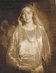 Principesa ileana a româniei a fost fiica cea mică a regelui ferdinand i al româniei și a reginei maria, dobândind prin naștere titlul de principesă a româniei. Ileana Principesa Care A VÄƒzut Ingeri Ziarul Ceahlaul