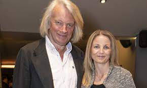 Desember 1951 i bergen) er en norsk visesanger, gitarist, komponist og tekstforfatter som har vært aktiv siden 1975. Age Difference These Celebrity Couples Make The Difference In Age Difference