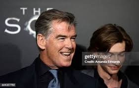 Dana Lofland's Instagram, Twitter & Facebook