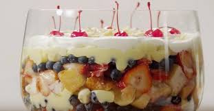 Bagatelle Aux Fruits Frais A L Anglaise Trifle Dessert Recipes Desserts Dessert Recipes