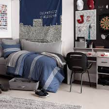 33 Dorm Room Ideas For Guys Taken From Pinterest Unique Dorm Room Cool Dorm Rooms Dorm Room Decor