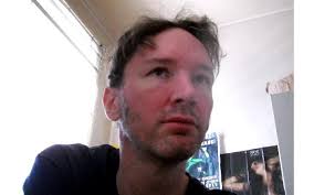 Crows are smart and remember human faces