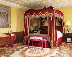 Gothic bedroom furniture reflects the ornate design elements of gothic architecture which was originally associated with churches and later with furniture. 25 Glamorous Canopy Beds For Romantic And Modern Bedroom Decorating