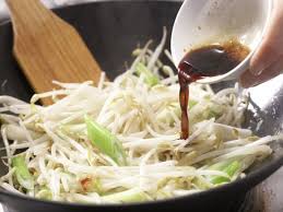 Gebratene Mungobohnensprossen Rezept Mungobohnensprossen Leichte Gerichte Lecker Kochen