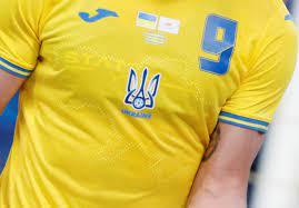 En 1991 el parlamento ucraniano declara la independencia del país. Camisa Da Ucrania Para A Eurocopa Causa Irritacao Na Russia O Mundo E Uma Bola