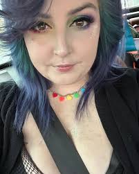 Alexis Maclin (@kitty_flipper_kandi) • Instagram photos and videos