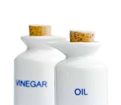 Bir temizlik malzemesi ile tüm bu yüzeyleri temizlemek hayal gibi gelebilir, ama doğal malzemelerden oluşturacağınız ev yapımı temizleyici sayesinde artık değil! Evde Yapilabilecek Dogal Temizlik Malzemeleri Bilge Kisi