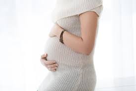 الم اعلى البطن للحامل البكر في الشهور