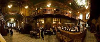 The caru cu bere is undoubtedly the best restaurant in town. Caru Cu Bere Restaurante En Bucarest Comida Tradicional Y Buenos Precios