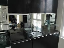 La crédence est l'élément qui protège efficacement les murs de votre cuisine tout en vous permettant de personnaliser joliment votre décoration notamment. Credance Credence Cuisine Miroir Franco Suisse Nice Credence Cuisine Decoration Maison Credence