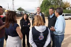 Đây là cách đội vệ sĩ của Nữ hoàng Letizia hành xử khi tình trạng hỗn loạn nổ ra ở Paiporta.