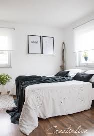 Diy Bettwasche Mit Puristischen Farbklecksen Creativlive Bettwasche Weisse Bettwasche Bett