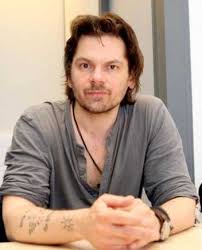 Jun 12, 2021 · imagini rare cu copiii lui florin piersic jr. Biografia Florin Piersic Jr De La Teatru La Carti Acelasi Barbat Sensibil Si Onest