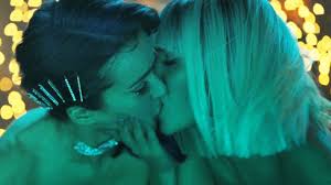 Die zweite staffel der serie soll am 23. Sky Rojo Kiss Scene Coral And Wendy Veronica Sanchez And Lali Esposito Youtube