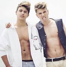 Live, in un servizio la relazione di benjamin mascolo. Ecco Benji E Fede Com Erano Prima Di Diventare Famosi Fono In Costume