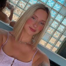 Amanda Hennen (@AmandaHennen14)