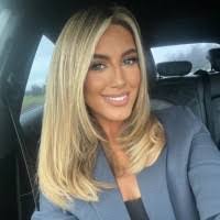 Courtney Mcnulty's Instagram, Twitter & Facebook