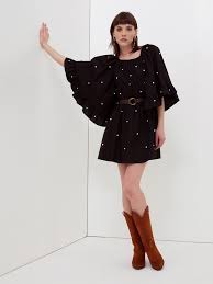 Anche tu hai abbigliamento da cerimonia che non usi pi� ma di grande valore e alta qualit�? Vestiti E Abiti Da Donna Motivi Com