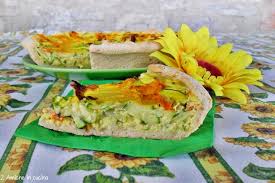 Scopri com'è semplice preparare la crostata di zucchine e fiori di zucca. Torta Salata Zucchine E Fiori Ricetta Con Lievito Istantaneo