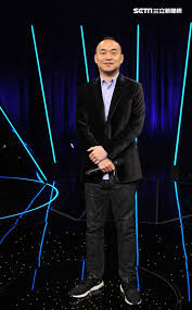 哥哥是同為歌手的黃立成，表弟是steven 林智文及kenny周逸銘及麻吉弟弟 周立銘，堂兄弟為edward 黃立全。 女友為演員 徐靜蕾 。 音樂作品  編輯  é»ƒç«‹æˆç§ä¸‹æ€ªç™–æ›å…‰ åŠ‰å®¹å˜‰æ­ åˆ†æ‰‹ä¸»å›  èª ç„¡æ³•äº¤å¾€ å¨›æ¨‚æ˜Ÿèž ä¸‰ç«‹æ–°èžç¶²setn Com
