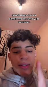 Pantalon De Cuero Y Converse