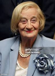 380 Liz Smith Actress Stock Photos, High-Res Pictures, and Images