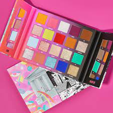 Too faced nikkietutorials palette is a makeup palette that retails for $56.00 and contains 1.11 oz. Beauty Bay On Twitter She S Hereeeee Are You Ready For Our Craziest Collab To Date We Re Sooooo Hyped To Be Extending Our By Beauty Bay Fam With The Nikkietutorials Palette