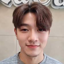 𝐆𝐞𝐭 𝐲𝐨𝐮𝐫 𝐧𝐞𝐰 𝐡𝐚𝐢𝐫𝐜𝐮𝐭 𝐰𝐢𝐭𝐡 𝐮𝐬 𝐚𝐧𝐝  𝐞𝐱𝐩𝐞𝐫𝐢𝐞𝐧𝐜𝐞 𝐭𝐡𝐞 𝐬𝐚𝐭𝐢𝐬𝐟𝐚𝐜𝐭𝐢𝐨𝐧 𝐨𝐟 𝐥𝐨𝐨𝐤𝐢𝐧𝐠  𝐲𝐨𝐮𝐫 𝐛𝐞𝐬𝐭, 𝐲𝐨𝐮𝐫 𝐡𝐚𝐢𝐫 𝐝𝐞𝐬𝐞𝐫𝐯𝐞𝐬 𝐢𝐭✨ 𝐊𝐨𝐫𝐞𝐚𝐧  𝐡𝐚𝐢𝐫𝐬𝐭𝐲𝐥𝐢𝐬𝐭: 𝐄𝐝𝐰𝐚𝐫𝐝 𝐍𝐚𝐦 ...