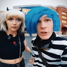 Robbie Wharton's Instagram, Twitter & Facebook