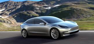 Zumindest verzichtet er auf die beiden im cockpit des tesla model 3 so gut er nur kann. Tesla Model 3