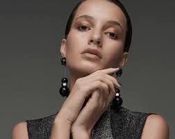 LUZ NA PASSARELA: Olhosdaguense brilha nas passarelas de Minas Gerais.