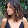 The graduated layers or messy uniform layers can also be mixed into the medium wavy bob hairstyle. 3