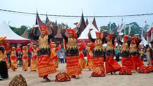 Suku Minangkabau Kebudayaan Kesenian Bahasa Adat Lengkap