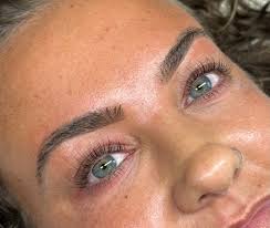 Teenage brows 💖 With it being her first time getting her brows waxed + a  teen, the goal is to take very minimal while also giving her brows a shape.  . . . Pictured: Eyebrow Shaping