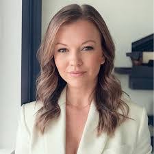 Amy Boes's Instagram, Twitter & Facebook