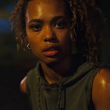 Roxanne Benjamin (@rox_anne_b)